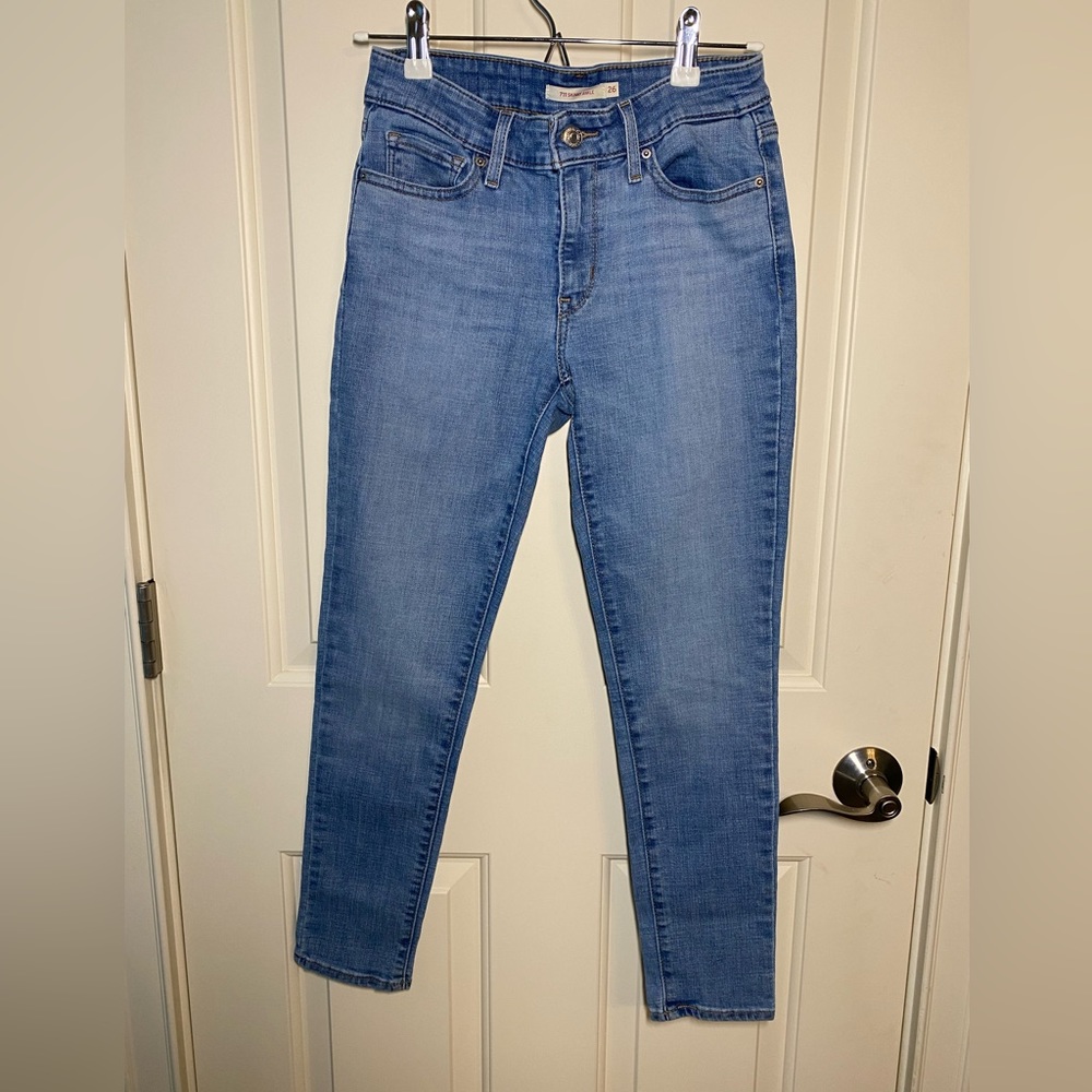 Levi’s 711 skinny Ankle, size 26, color blue